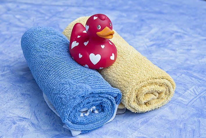 Badeente mit Handt&uuml;chern