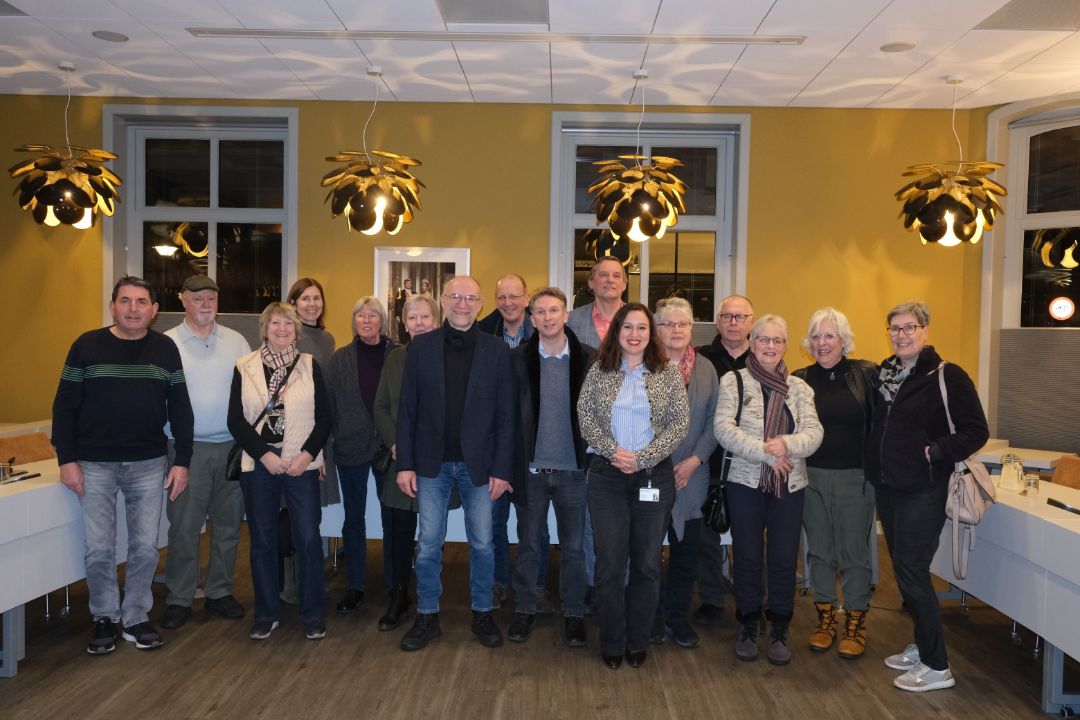 Teilnehmergruppe im Rathaus in Aalten mit B&uuml;rgermeister Anton Stapelkamp
